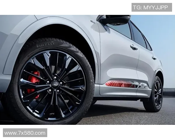 球星高颜值足球鞋设计大赏：炫酷与性能并存的时尚之选