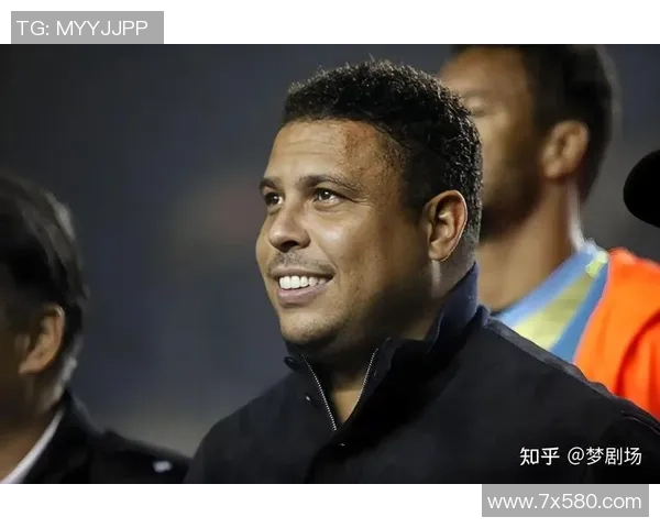 美国足球黄金时代传奇球星回顾及其对足球历史的深远影响 美国足球黄金时代传奇球星回顾及其对足球历史的深远影响