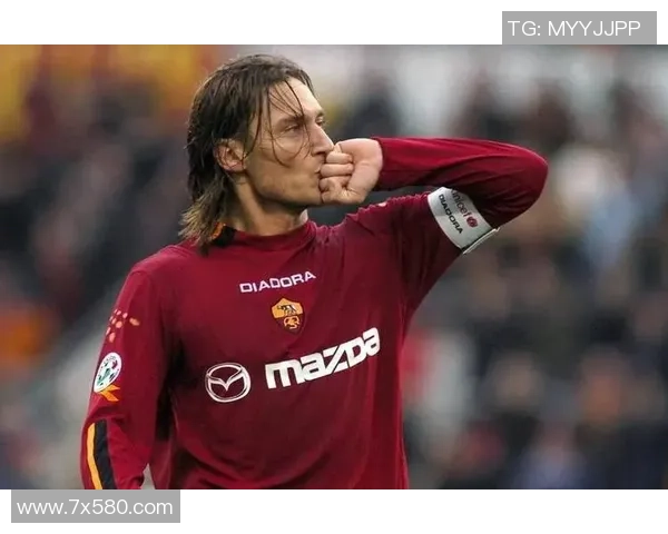 著名足球球星8号背后的传奇故事与辉煌成就解析