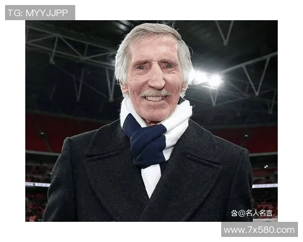 足球历史十大传奇后卫球星盘点 谁是防守之王的真正代表