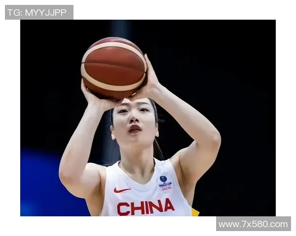 足球明星二代美女引关注颜值惊艳引热议成媒体焦点