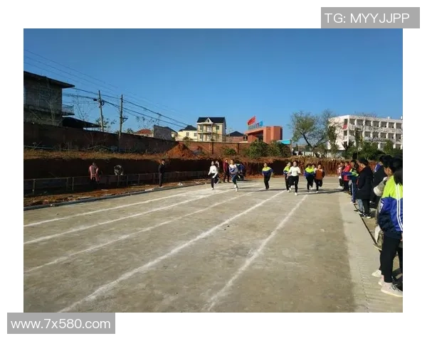 足球明星帅气壁纸头像精选 展现运动魅力与青春风采的完美瞬间